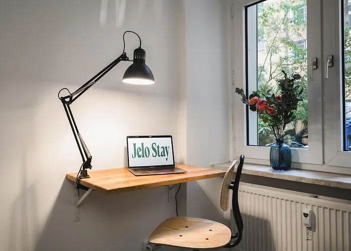Super Zentral Super Schoener Altbau In Moabit Rostockerstrasse Im Herzen Von Berlin Fuer Bis Zu 6 Personen