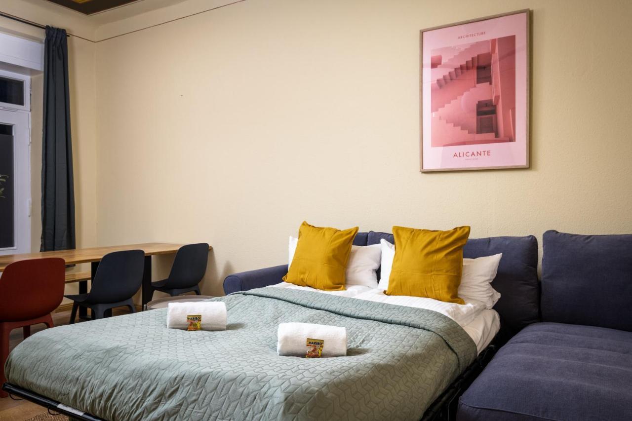 Super Zentral Super Schoener Altbau In Moabit Rostockerstrasse Im Herzen Von Fuer Bis Zu 6 Personen Apartament Berlin