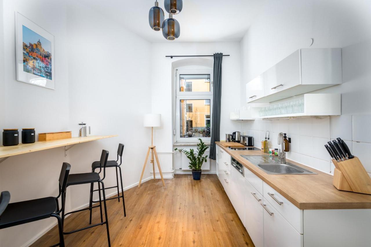 Apartament Super Zentral Super Schoener Altbau In Moabit Rostockerstrasse Im Herzen Von Fuer Bis Zu 6 Personen *